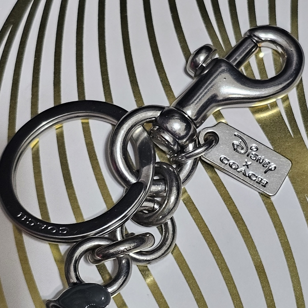 Coach Disney Dumbo Metal Keychain Bag Charm New 88551 - Picture 3 of 6